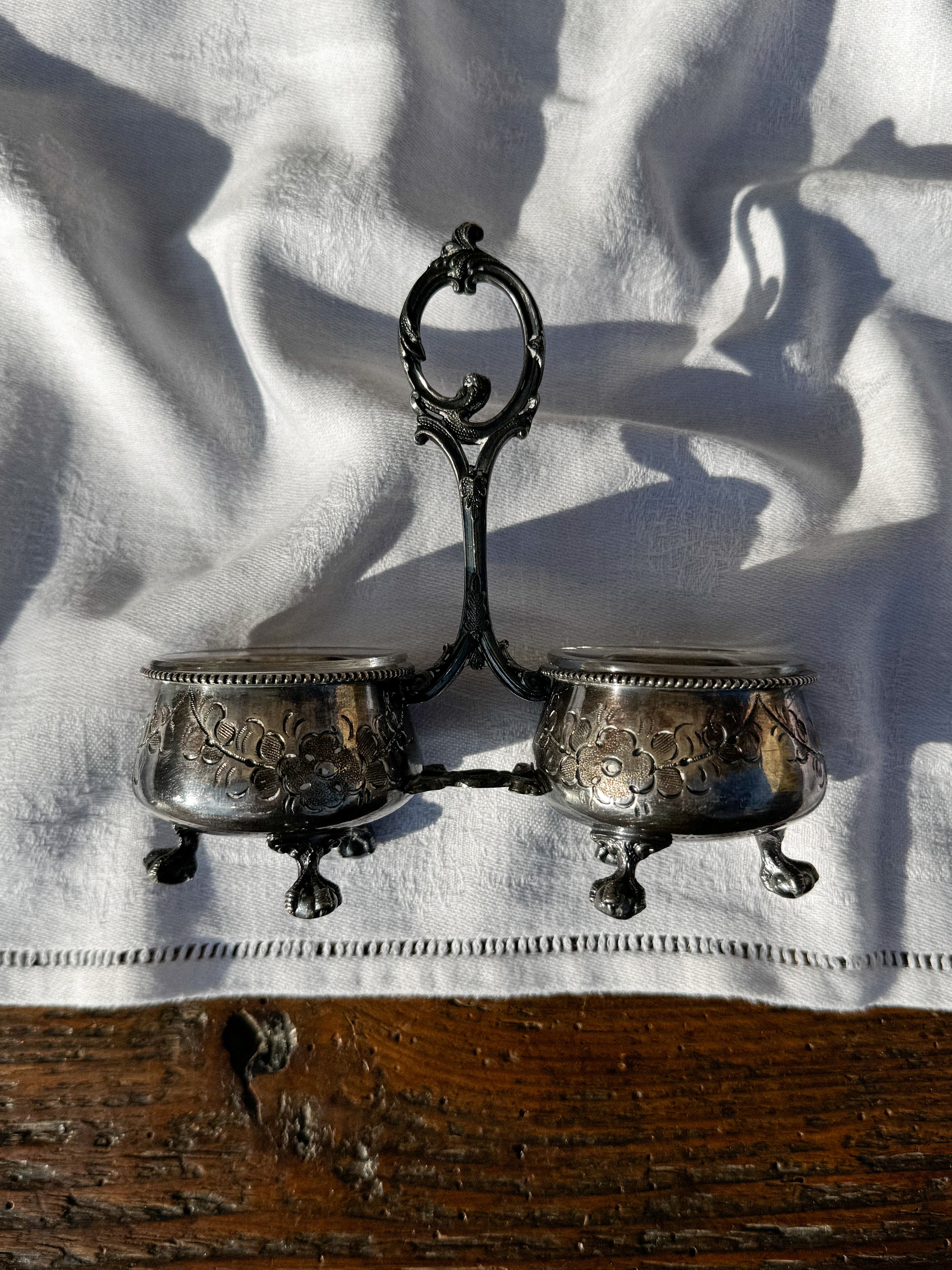 Starožitná kovová dvojitá slánka Armand Frenaise