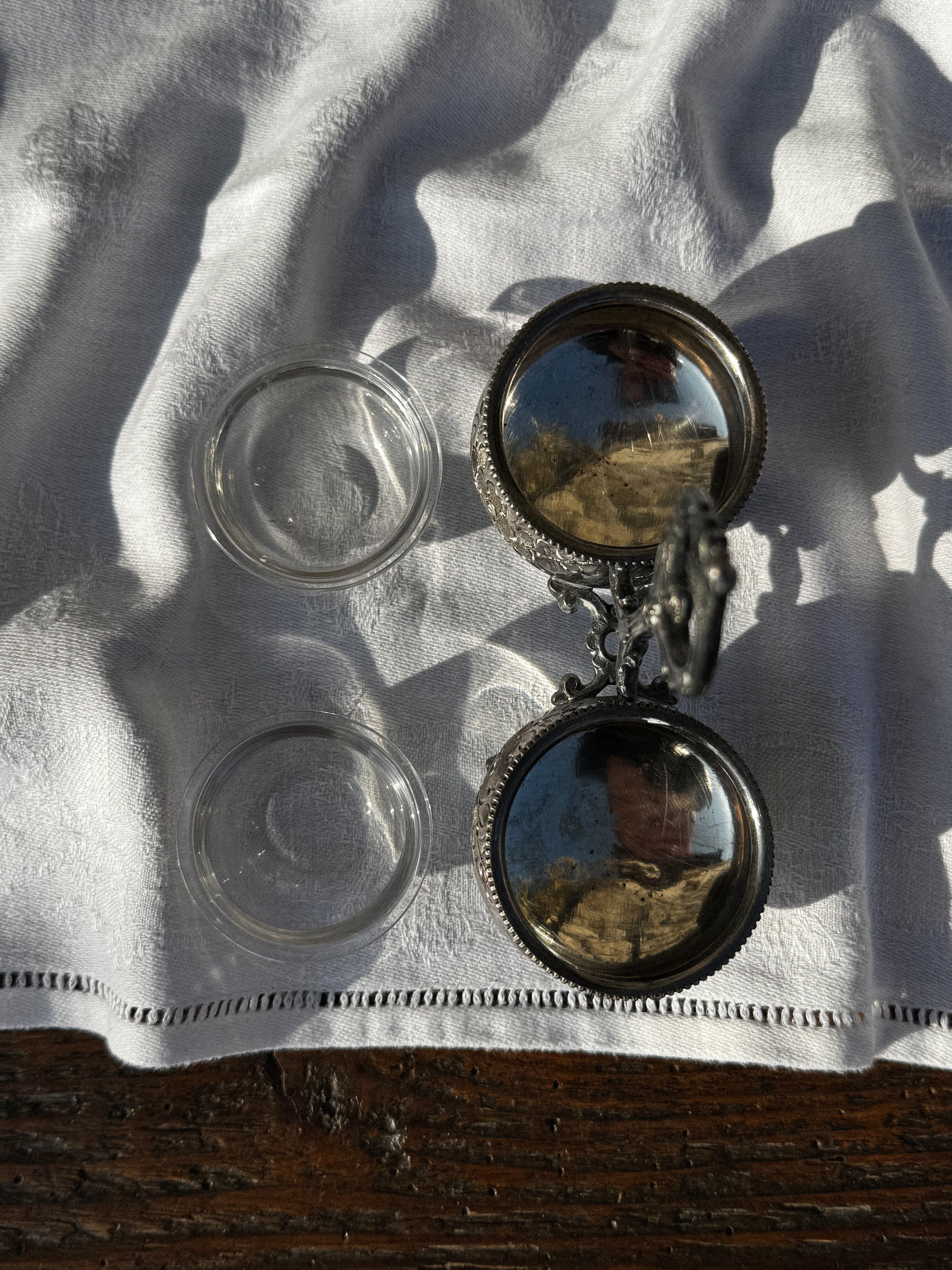 Starožitná kovová dvojitá slánka Armand Frenaise