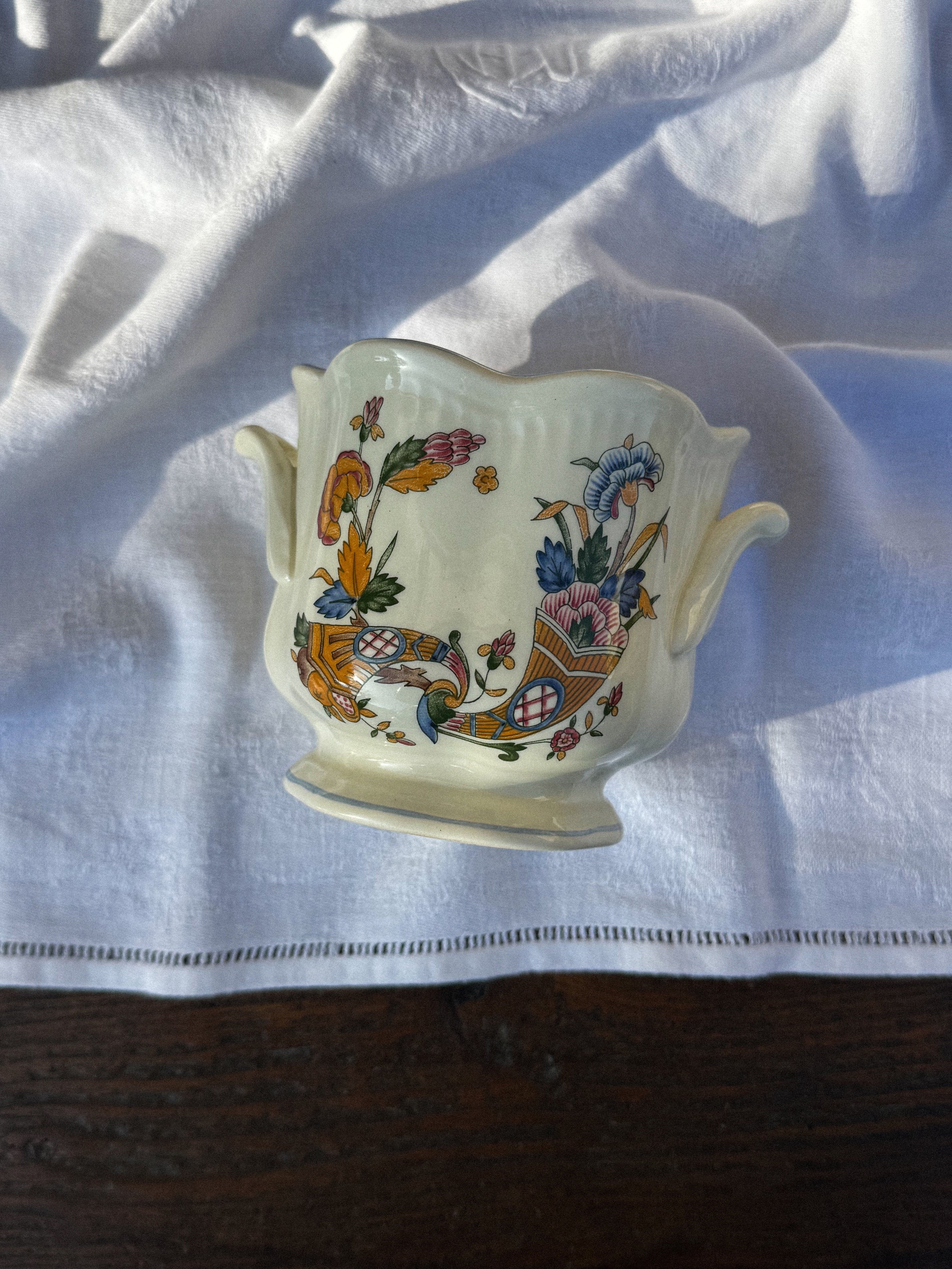 Francouzský keramický květináč GIEN s florálním dekorem