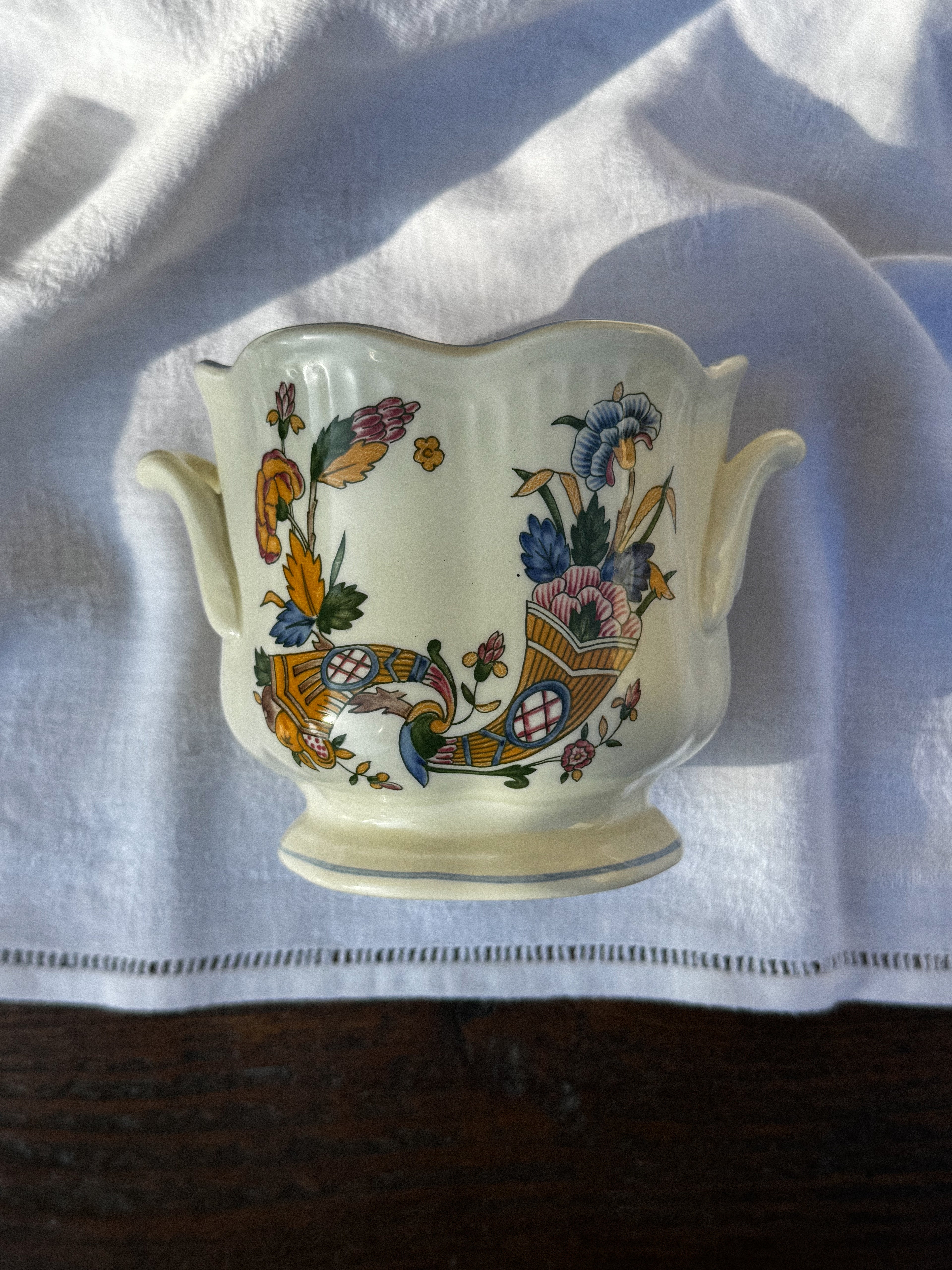 Francouzský keramický květináč GIEN s florálním dekorem