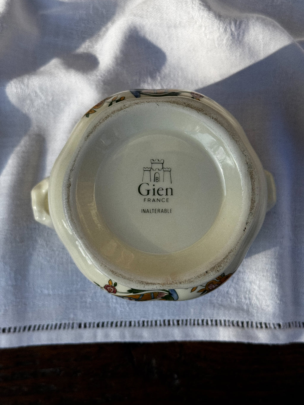 Francouzský keramický květináč GIEN s florálním dekorem