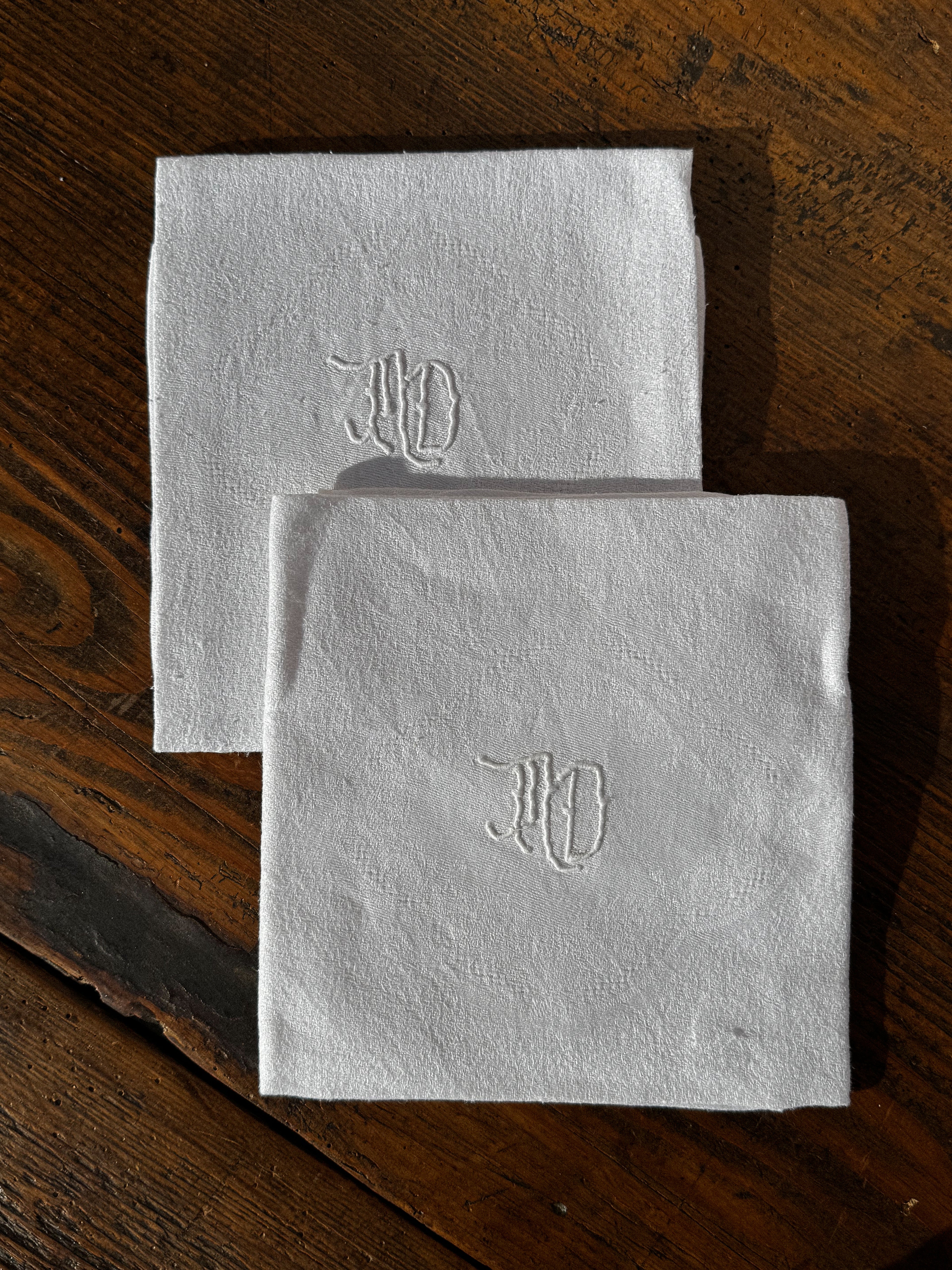 Látkové ubrousky s monogramem "MD" 2 ks