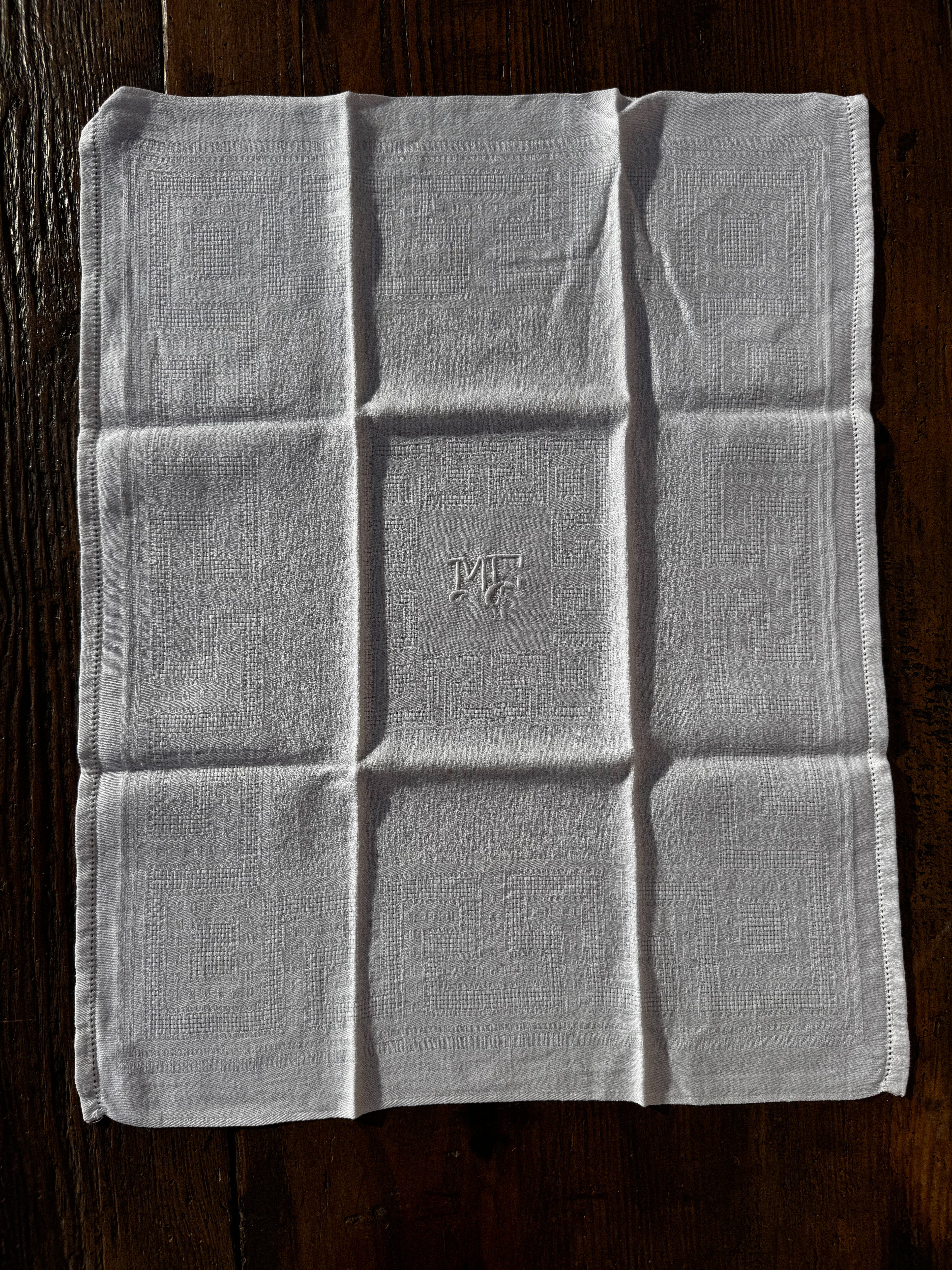 Set 2 látkových ubrousků s monogramy "MC"