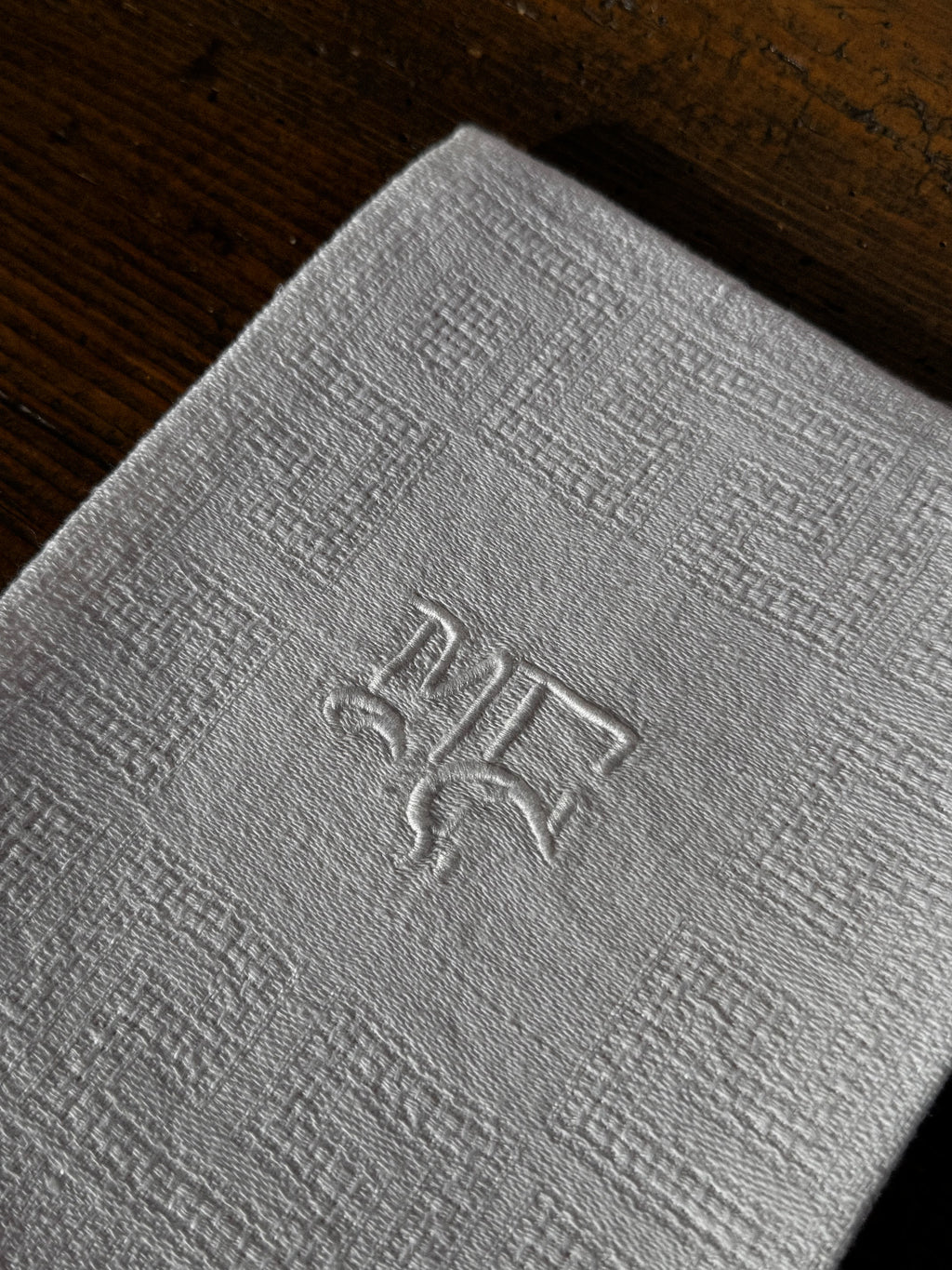 Látkový ubrousek s monogramem "MC" 1 ks č.1