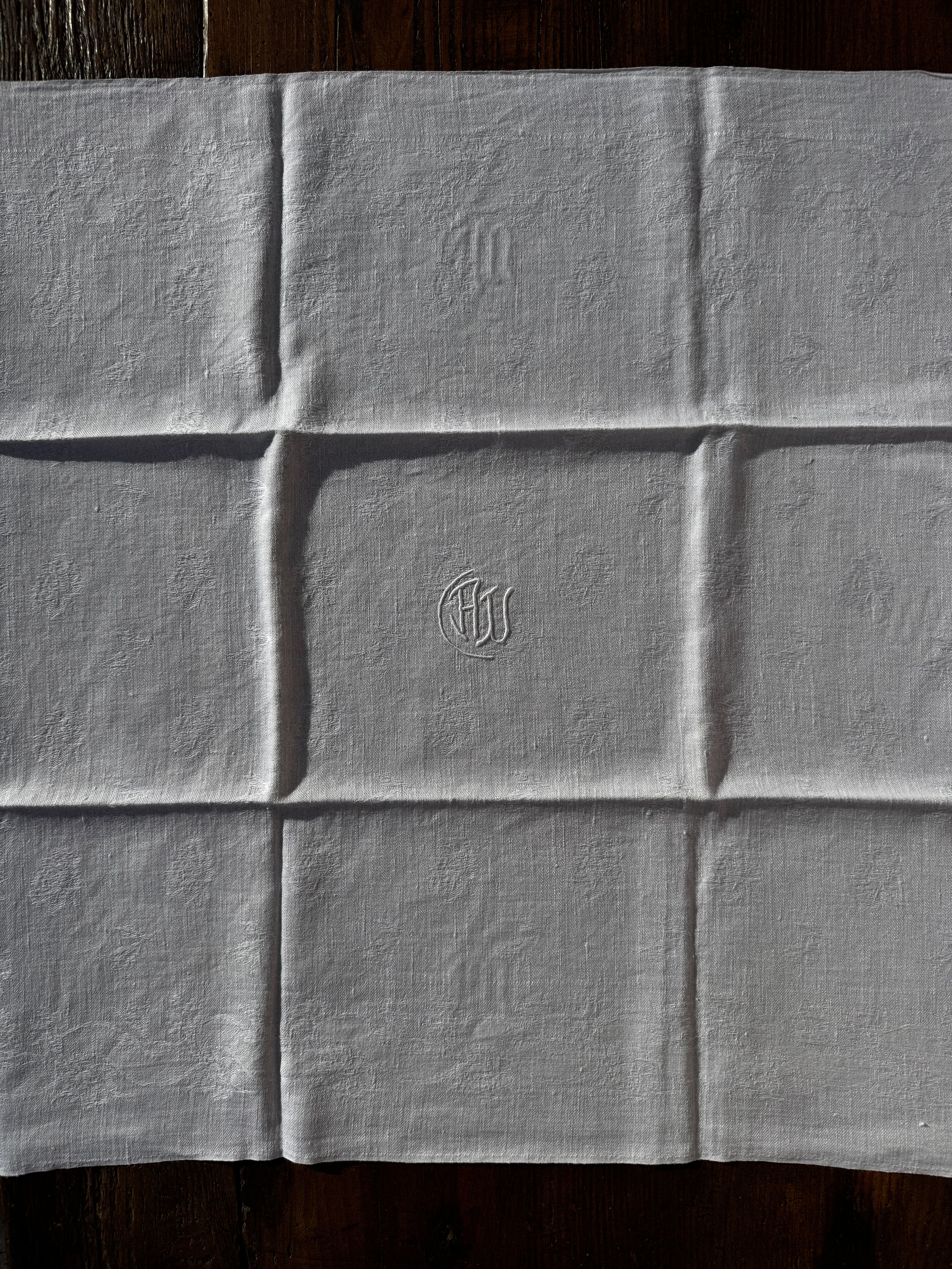 Set 2 látkových ubrousků s monogramem "AU"