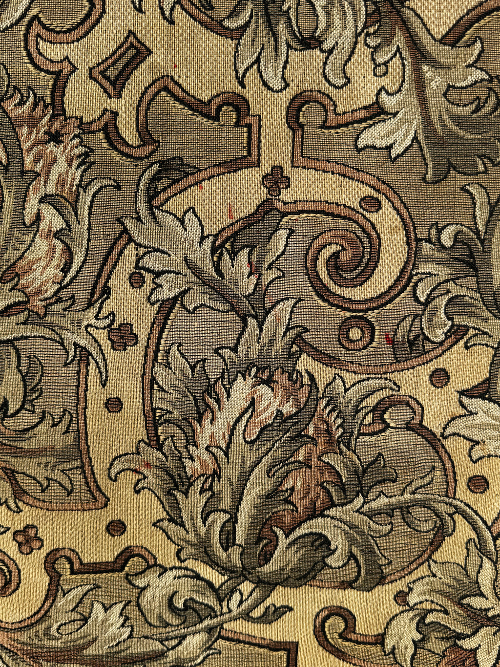 Přehoz na postel s třásněmi po obvodu