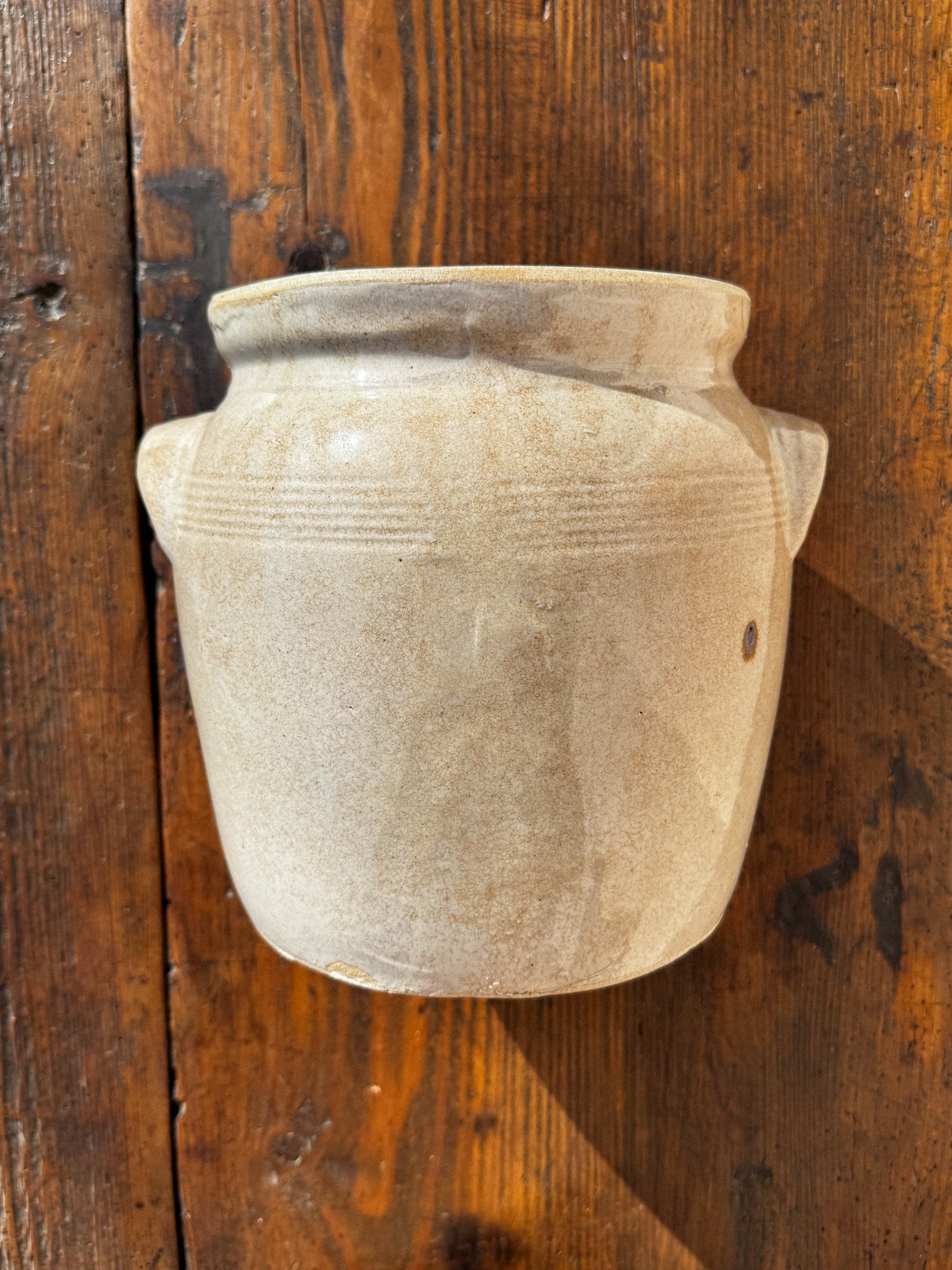 Starožitný velký kameninový hrnec v pískově béžovém odstínu s obloukovými uchy “5”
