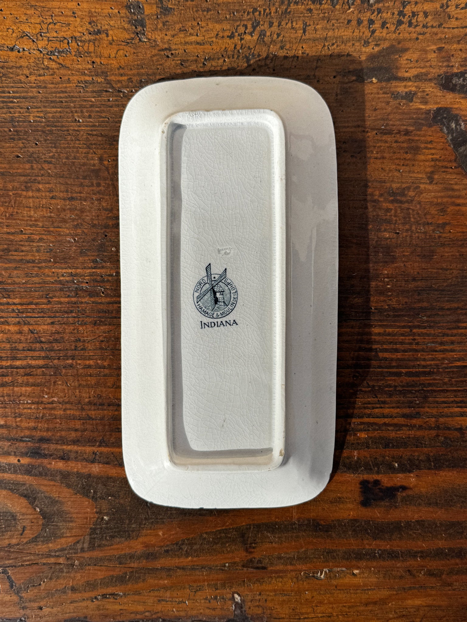 Starožitná mýdlenka s modrým dekorem