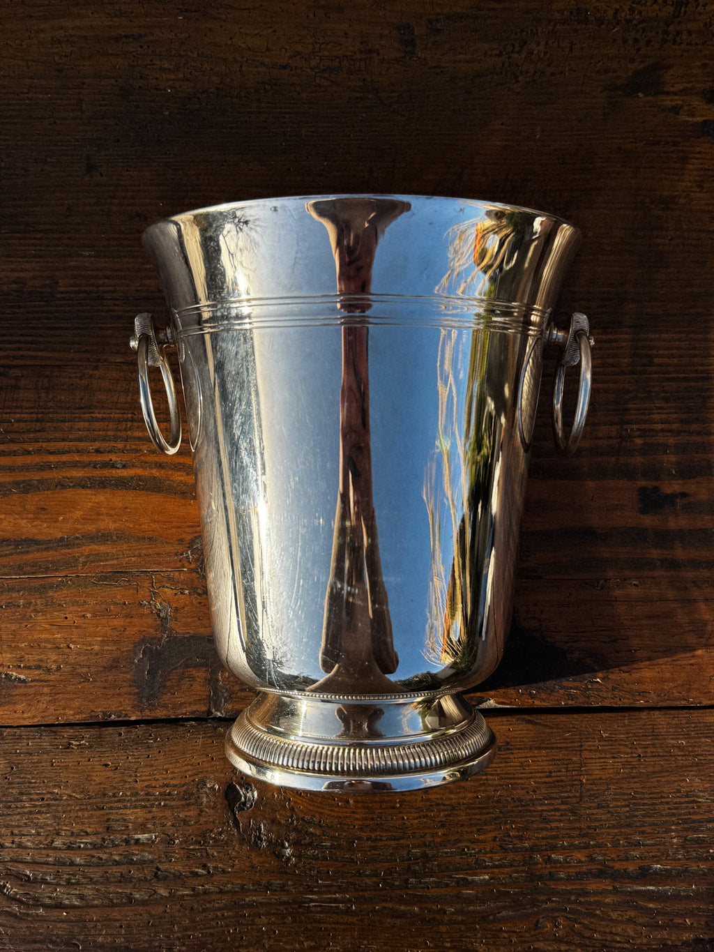 Postříbřená chladicí nádoba na víno