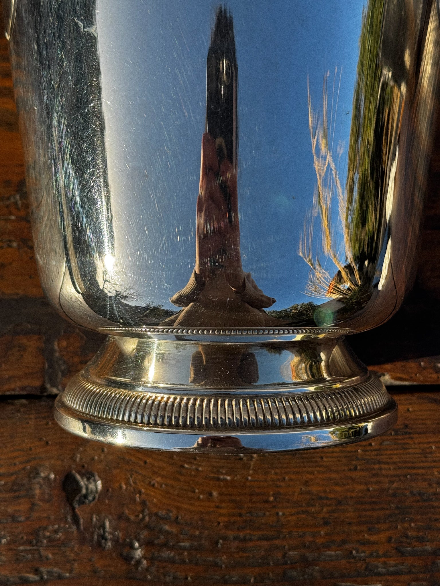 Postříbřená chladicí nádoba na víno