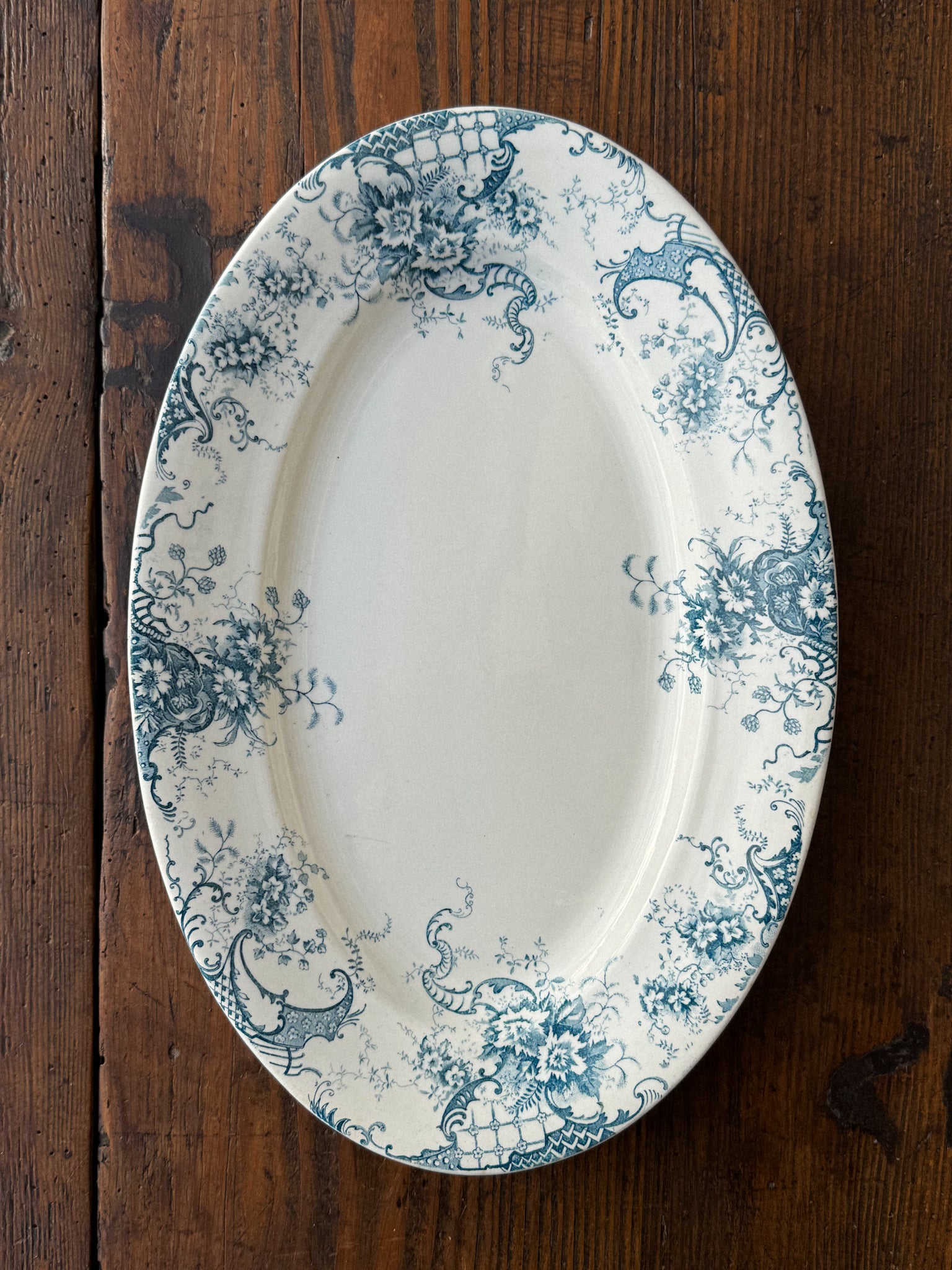 Větší oválný fajánsový podnos s modrým dekorem Faïencerie de Clairefontaine 19. století