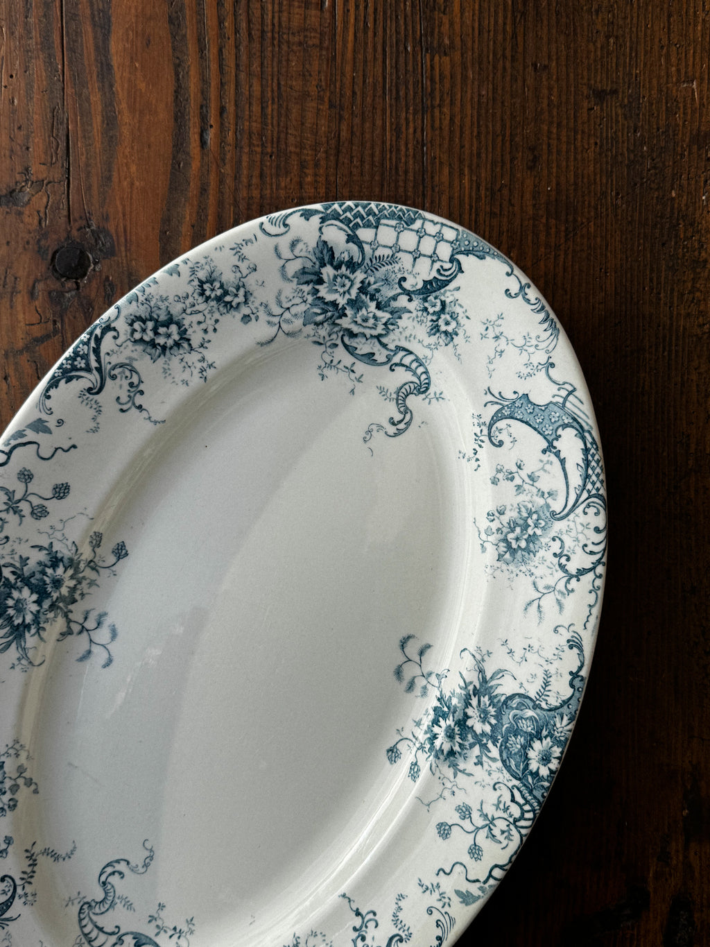 Větší oválný fajánsový podnos s modrým dekorem Faïencerie de Clairefontaine 19. století