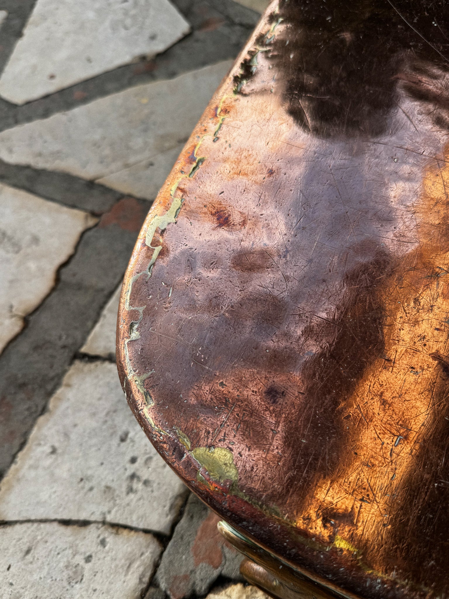 Velký měděný pekáč s mosaznými uchy 19. století