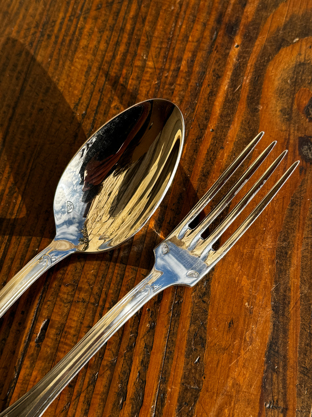 Francouzský jídelní set příborů v původní kazetě pro 12 osob, 45 ks