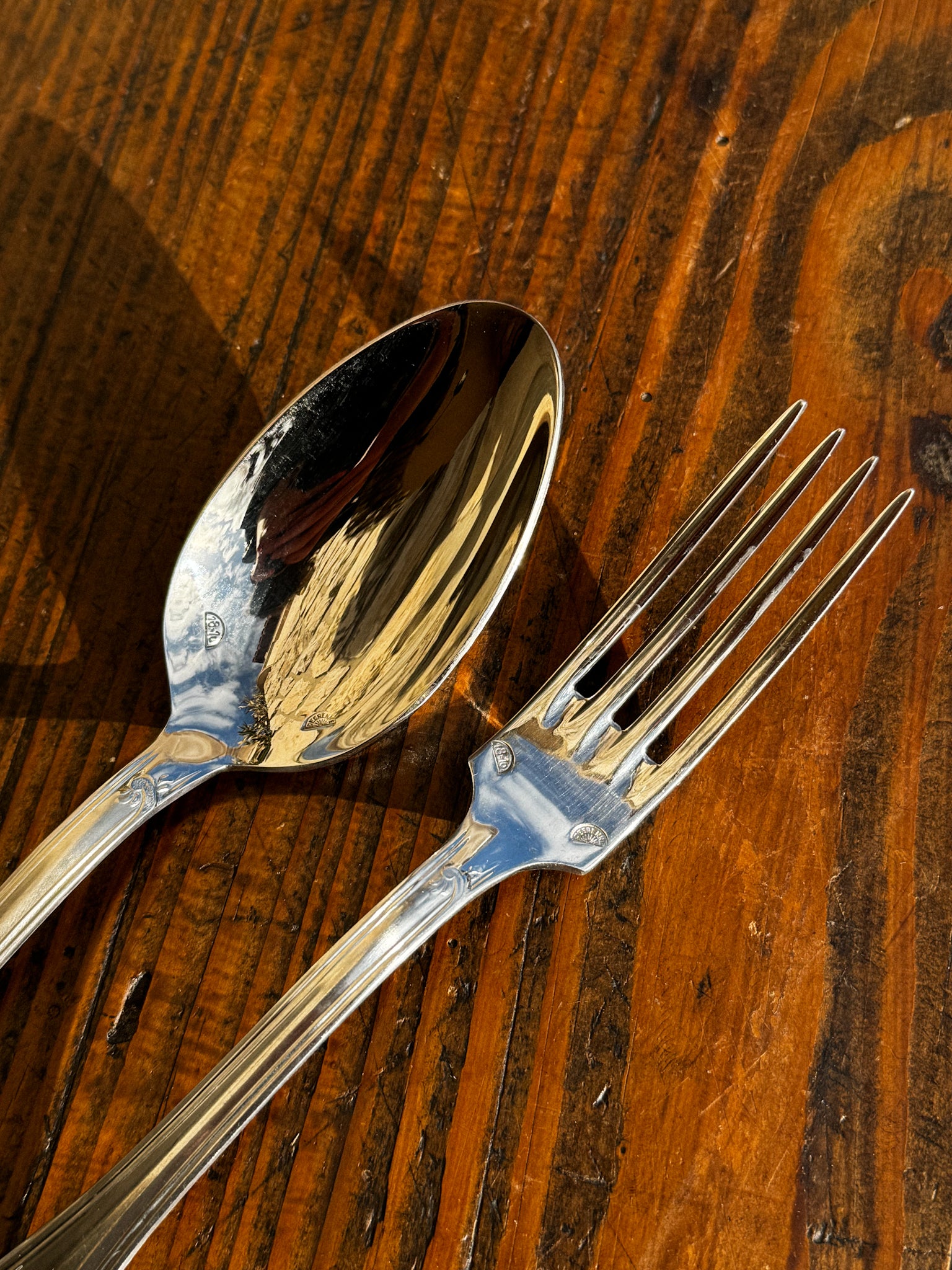 Francouzský jídelní set příborů v původní kazetě pro 12 osob, 45 ks