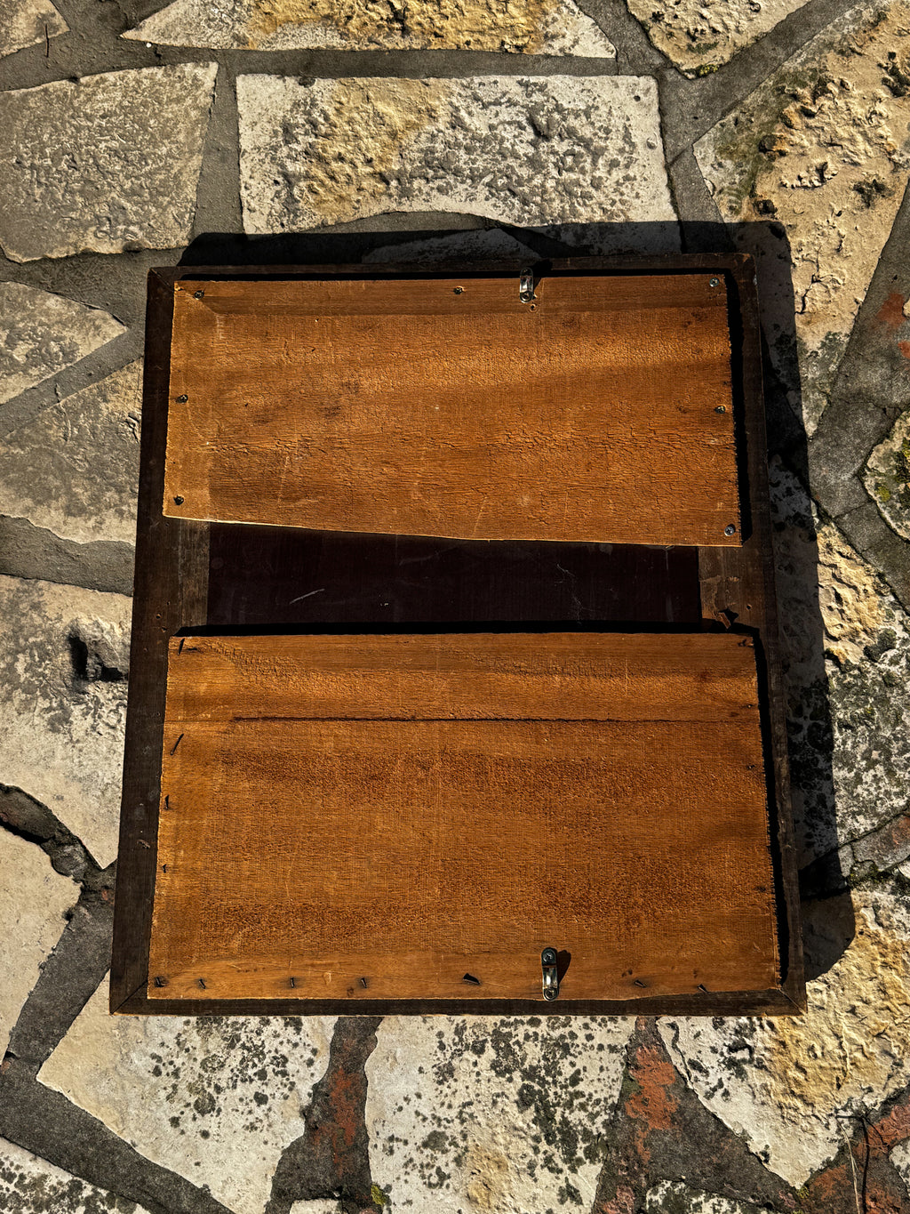 Starožitné dřevěné zrcadlo s vyřezávaným rámem