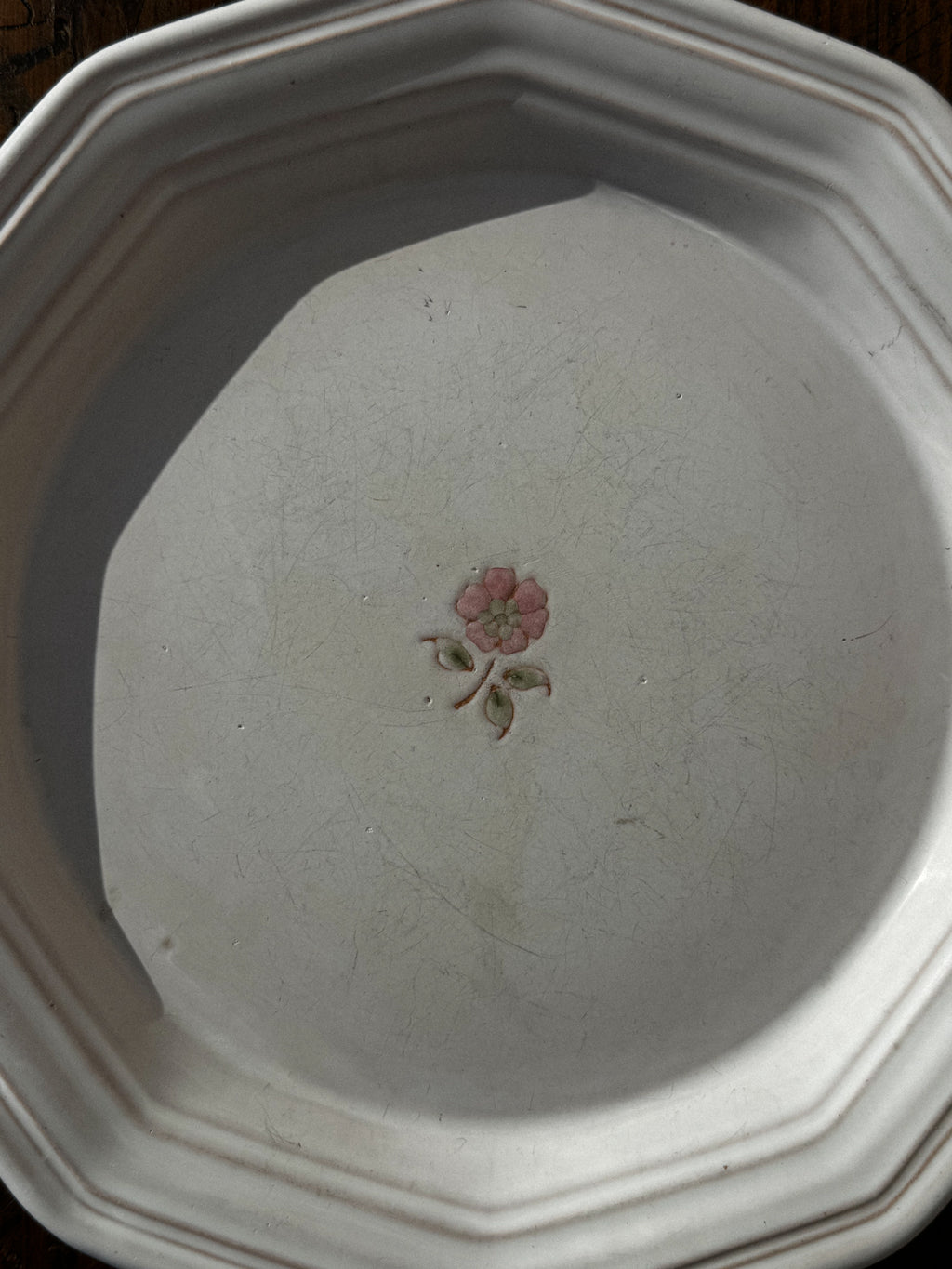 Sada 3 fajánsových talířů Niderviller s květinovým detailem