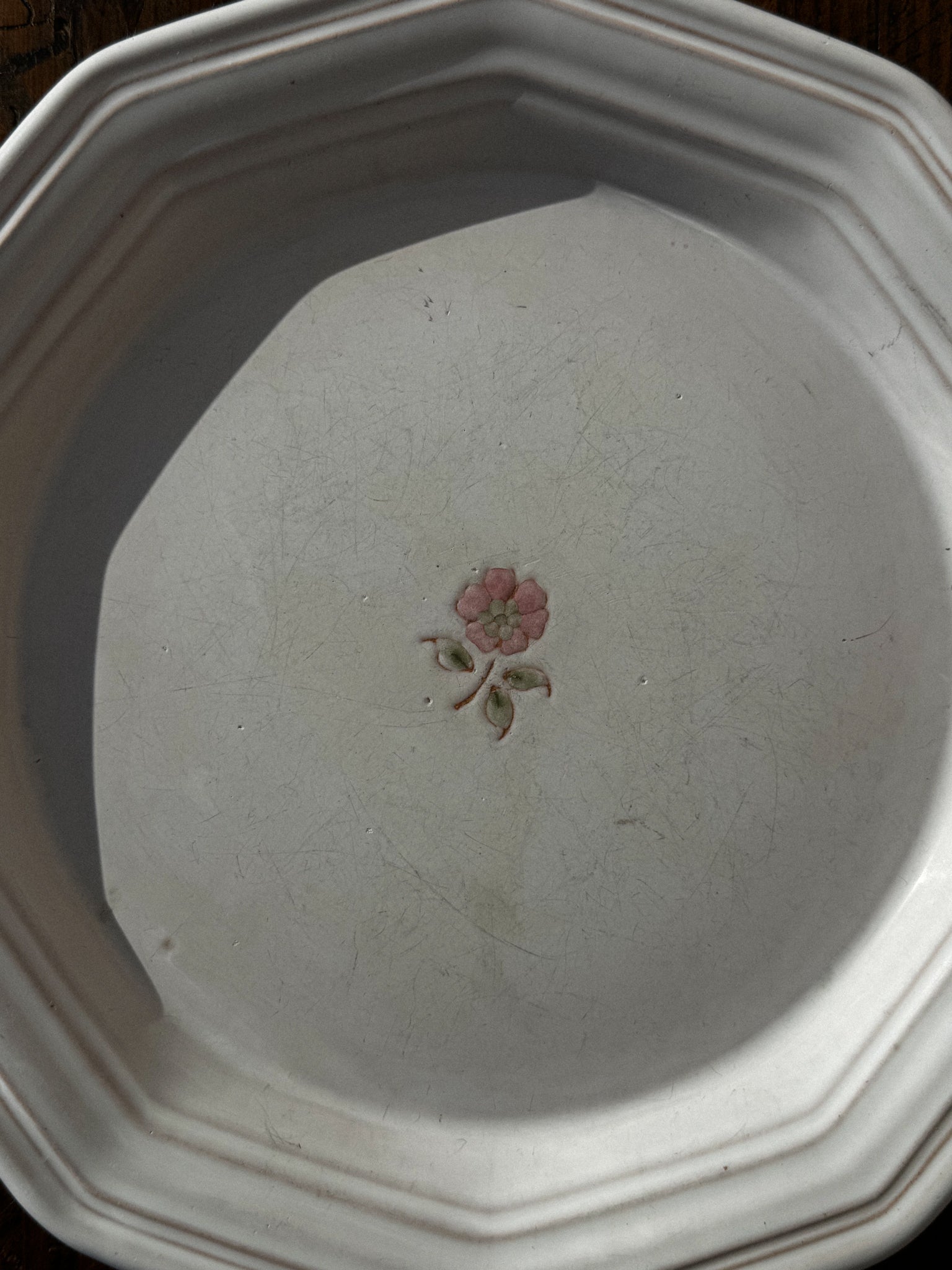 Sada 3 fajánsových talířů Niderviller s květinovým detailem