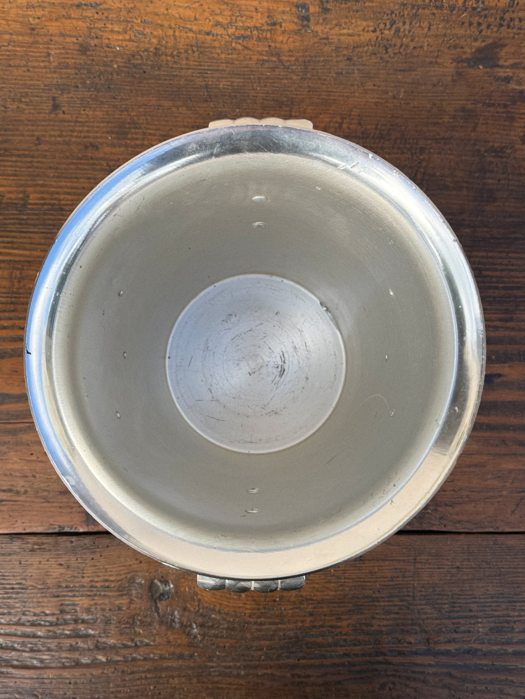 Chladicí nádoba na šampaňské s červeným logem Besserat de Bellefon