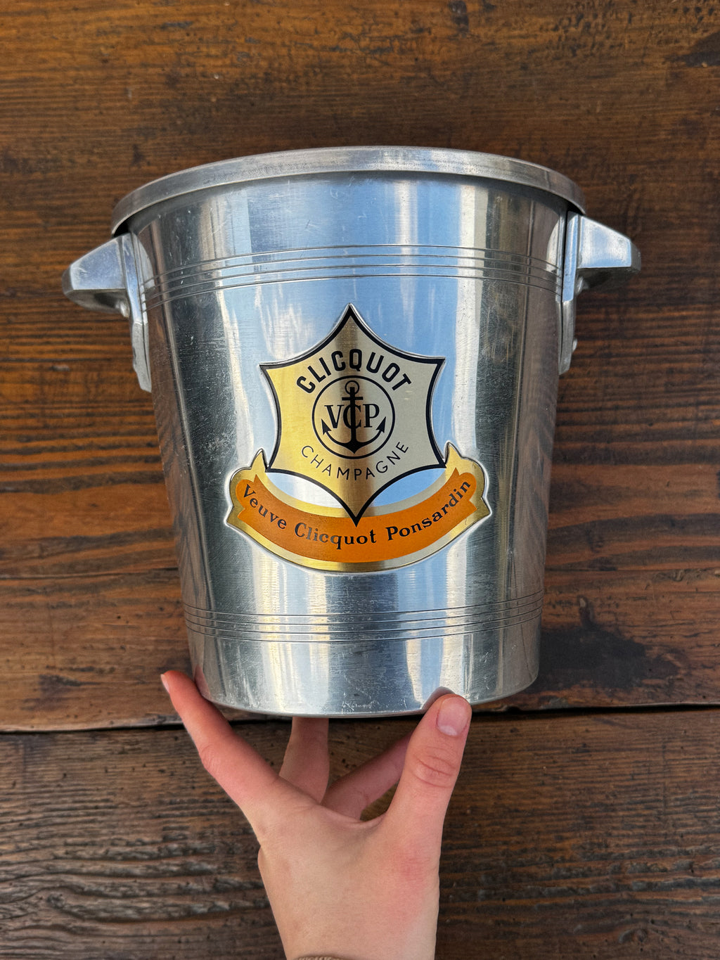 Vintage chladicí nádoba na šampaňské Veuve Clicquot s pevnými úchyty