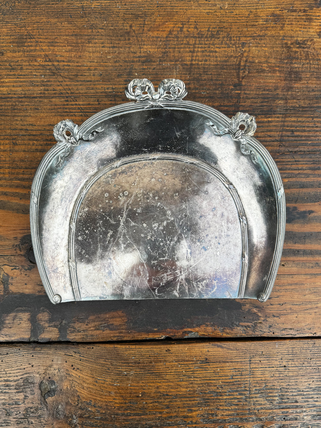 Starožitná stolní kovová lopatka