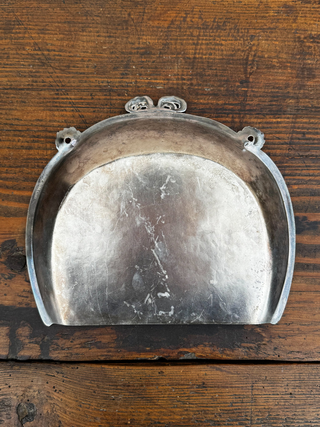 Starožitná stolní kovová lopatka