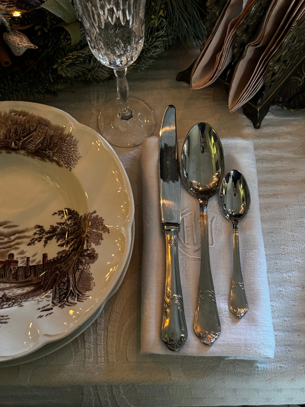 Set 2 látkových ubrousků s monogramem "AU"